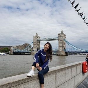 Meet your Posher, Nadia